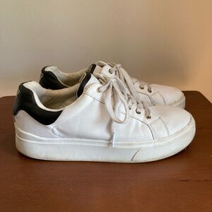 Guess Perhaps Low Top White Platform Sneakers Shoes Women’s Sz 9 1/2 WGPERHAPS-C